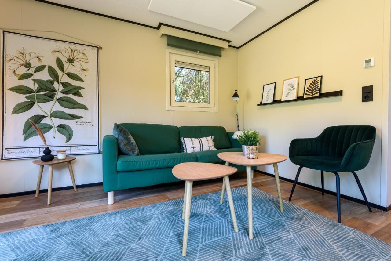 Chalet Met Eigen Tuin Aan De Veluwse Bosrand Putten Bagian luar foto