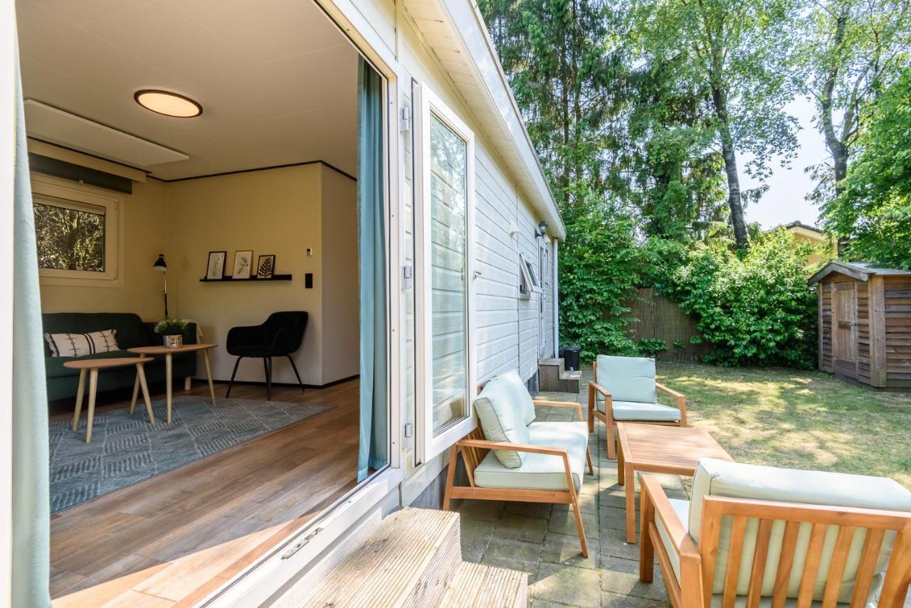 Chalet Met Eigen Tuin Aan De Veluwse Bosrand Putten Bagian luar foto