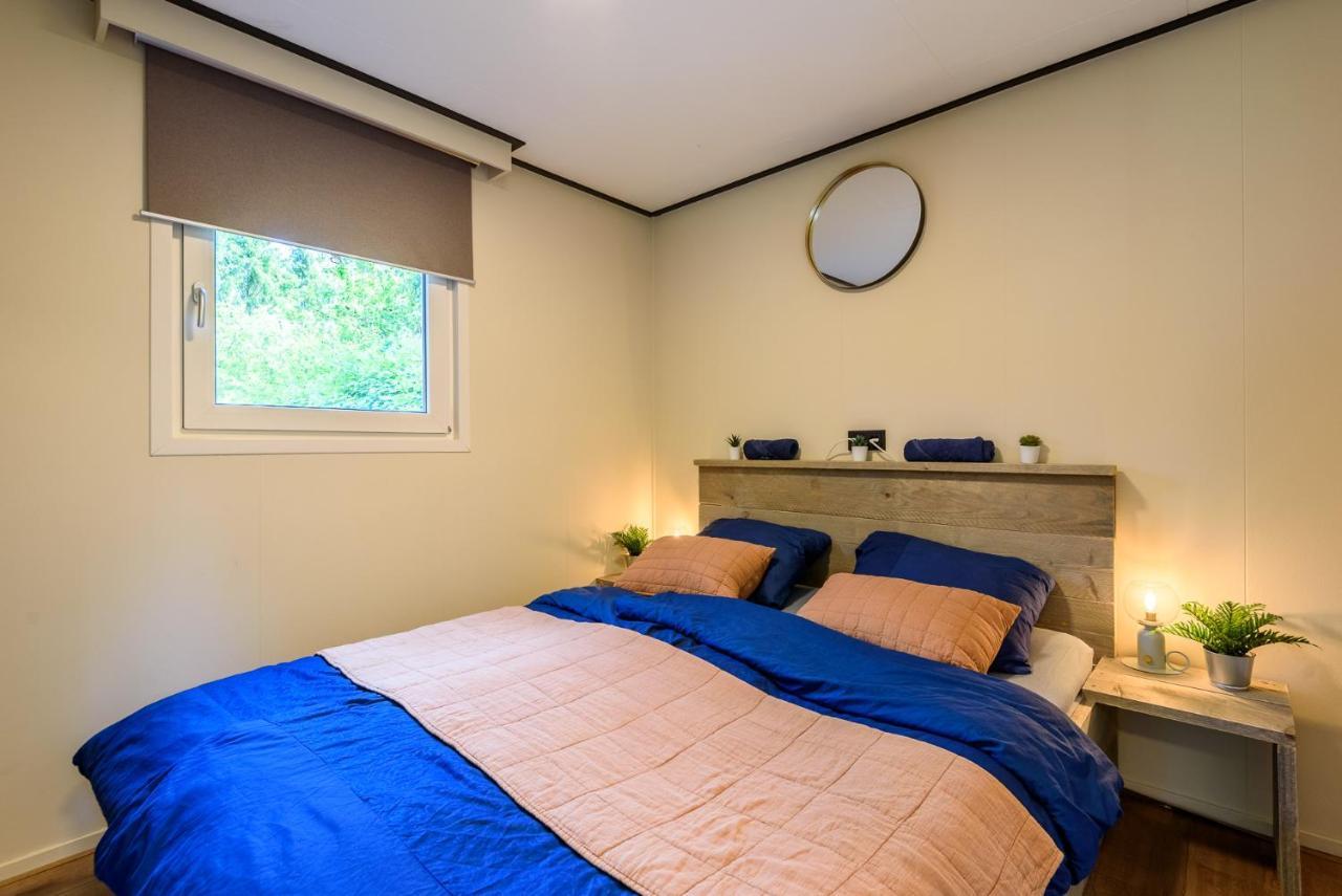 Chalet Met Eigen Tuin Aan De Veluwse Bosrand Putten Bagian luar foto